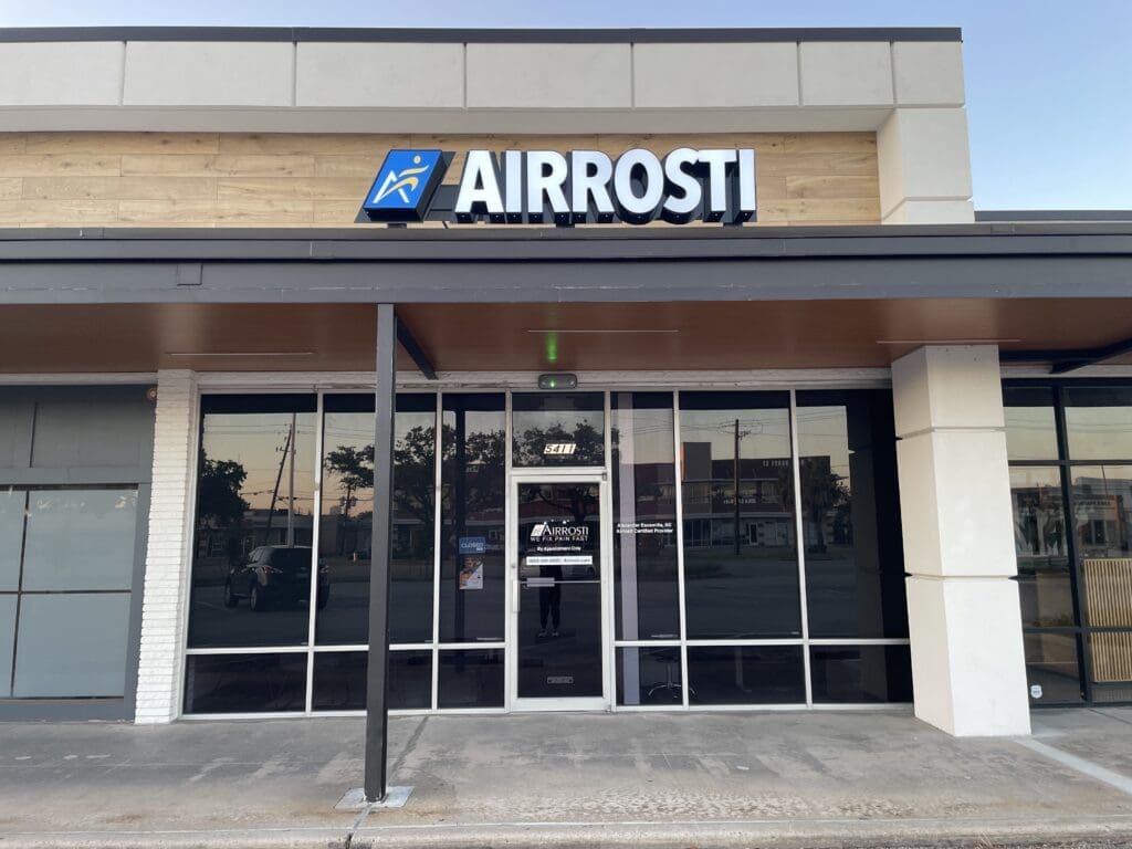 Photo of the exterior entrance at Airrosti Bellaire