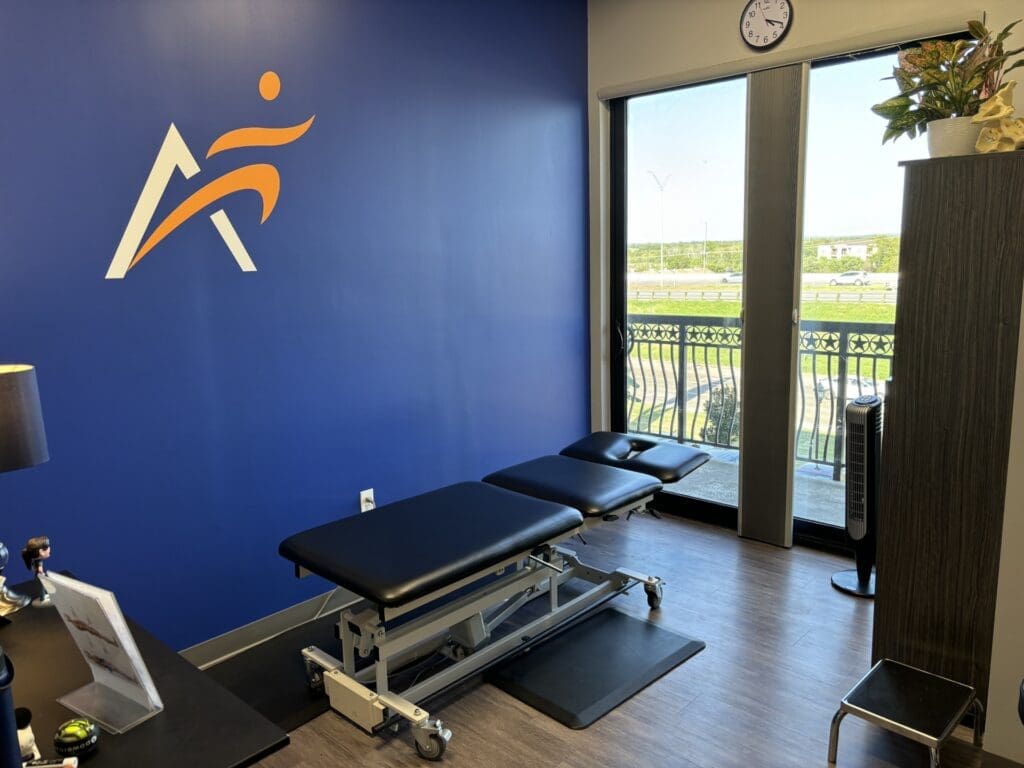 A photo of the treatment room at Airrosti Burleson