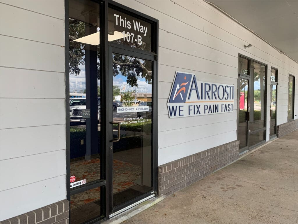 Photo of the exterior entrance at Airrosti Lake Jackson