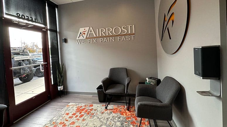 The lobby of Airrosti Midlothian.