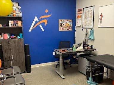 photo of the interior recovery room at Airrosti Pearland.